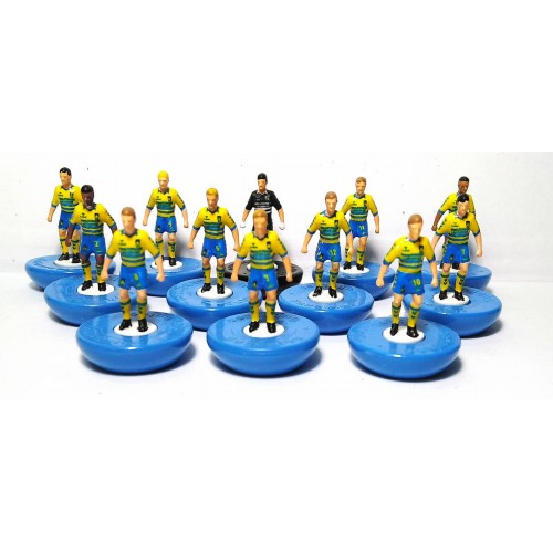 Subbuteo Andrew Table Soccer Brondby 2017-18 on Classic Hasbro bases